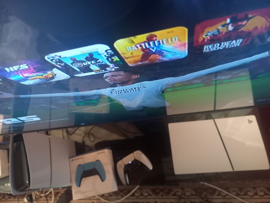 PS5 slim holati ideal tiniq 2 original djoystik bor o'yinlar yozilgan