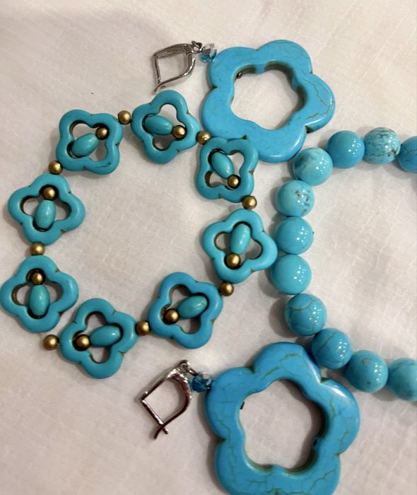Комплект украшений в бирюзовом цвете