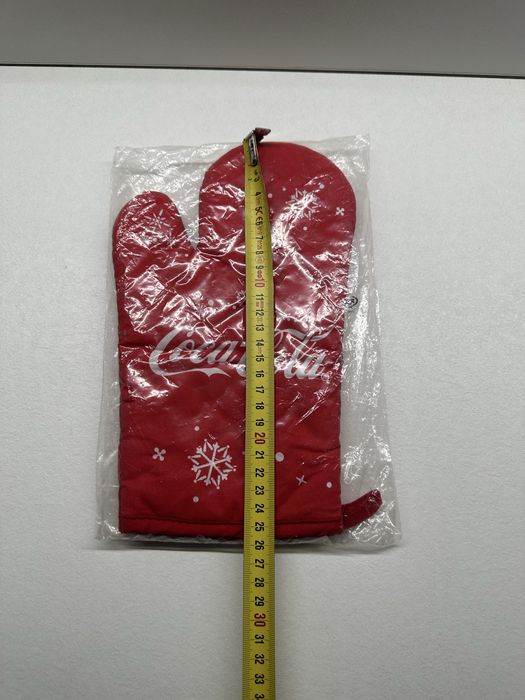 Manusa bucatarie Coca Cola