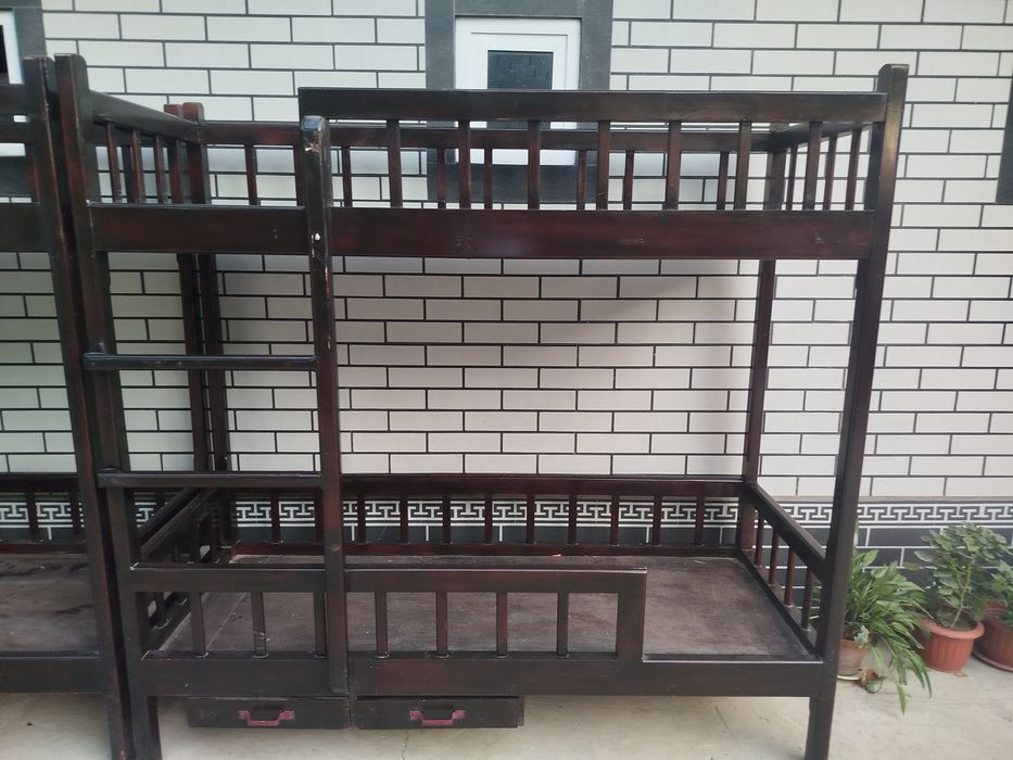 2 etajli krovat sotiladi