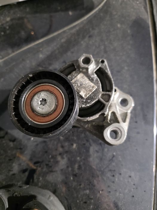 Обтегач за пистов ремък на BMW F10 F11 двойка дизел n47 184 коня