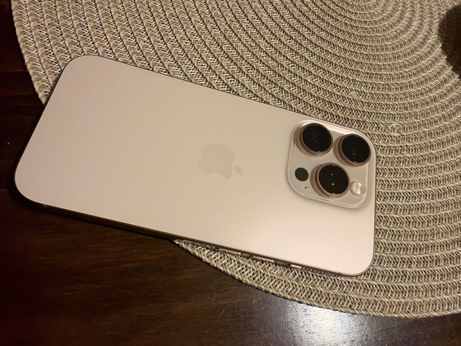 iPhone 16 pro 128 GB Dessert Titanium