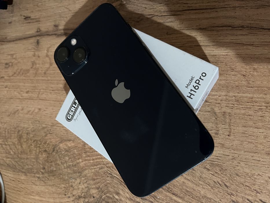 продаю iPhone 13