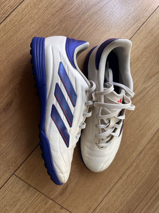 Футболни обувки Adidas отигинални за момче