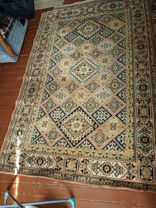 Продам ковры может кому надо