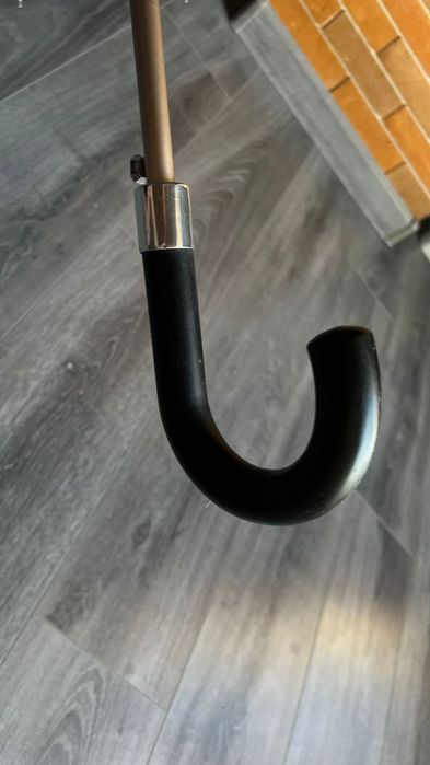 Огромный стильный зонтик