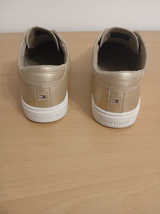 Маратонки на Tommy Hilfiger