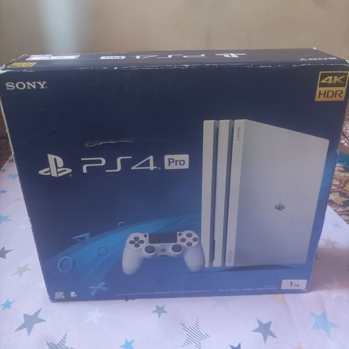 Playstation 4 Pro xotirasi  1 TB 18 ta oyini bor