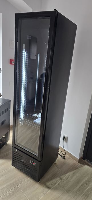 Vitrina frigorifica slim nouă