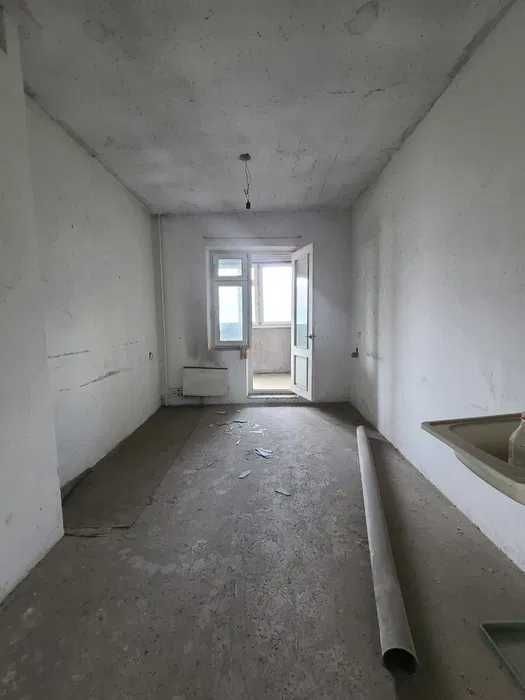 Банковская ! Нукусская пр-т Амир Темурнапротив бутик "ГЛАМУР" 170 кв.м