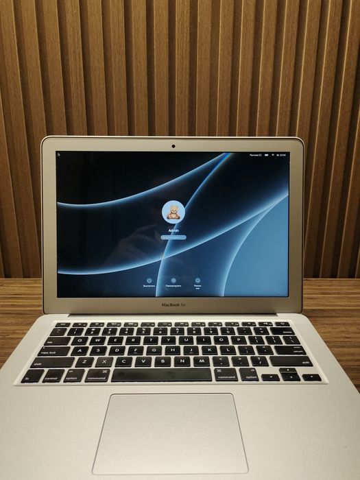 MacBook Air 13" 2017 Core i5 / 8GB / 256GB SSD  206 Cycles