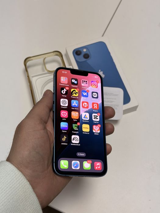 Айфон 13 с коробкой продаю