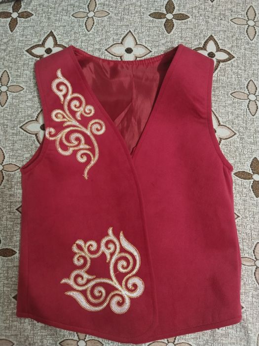 Национальная жилетка на девочку