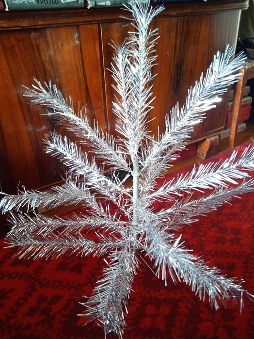 Продам елку исскуственную