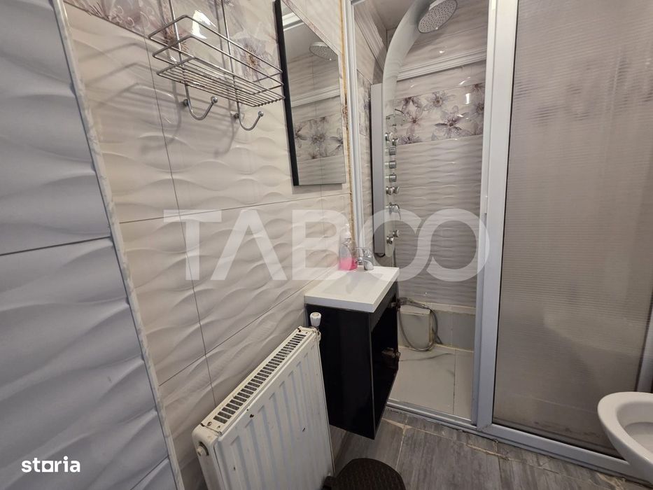 Casa de inchiriat 5 camere pentru 10 persoane zona Centrala