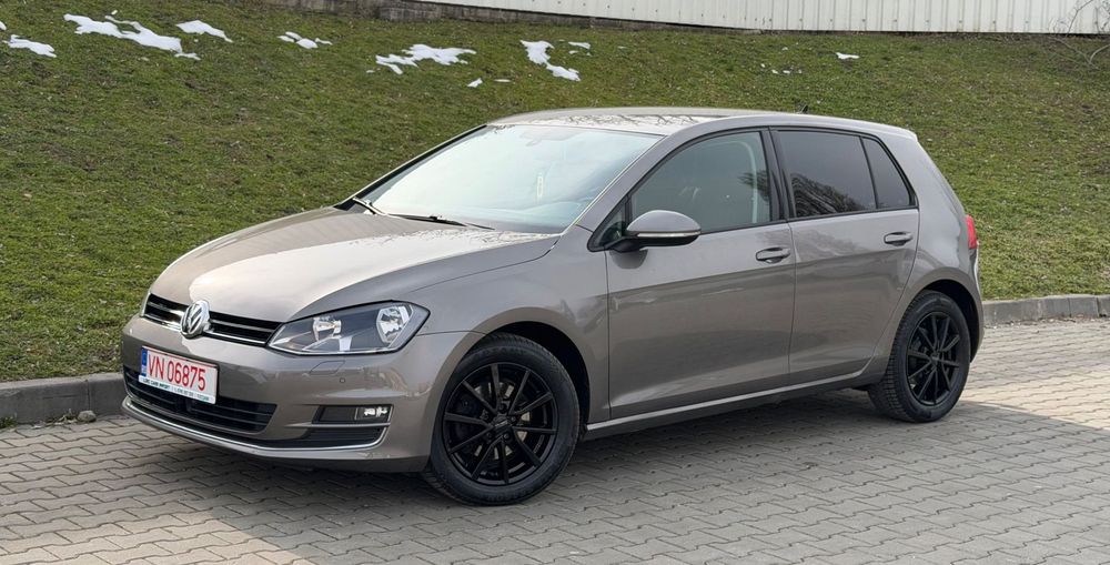 Volkswagen Golf 7 HIGHLINE / Cutie Automată / Distronic / Bord Digital / Masaj