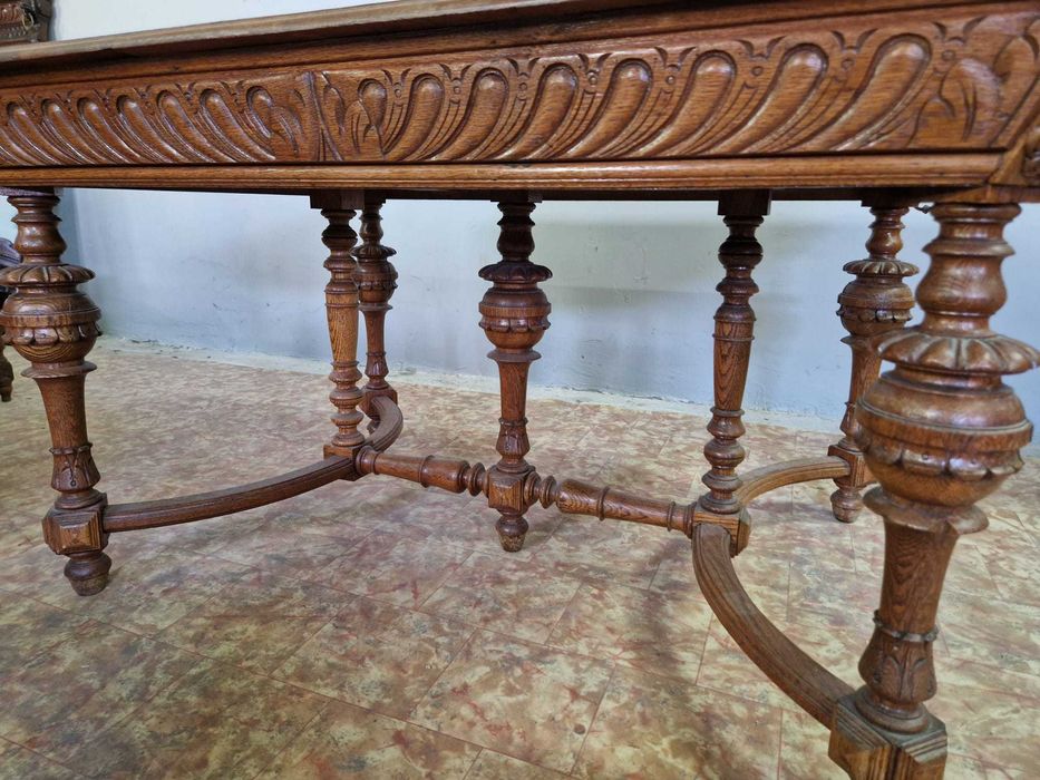 Великолепно резбована френска ренесансова трапезна маса
