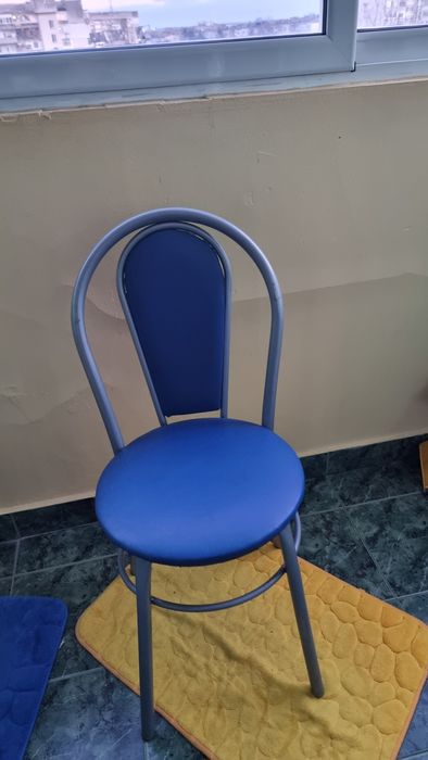 Продавам столове