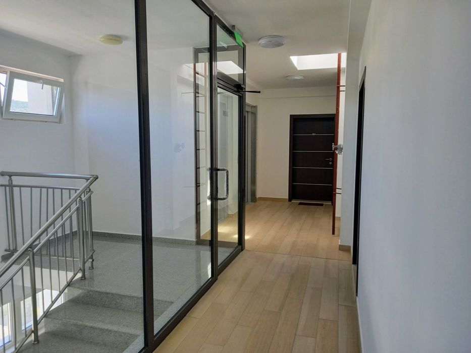 Продава се Двустаен апартамент в Варна, Зимно кино Тракия - 65 кв.м за 2616 €/кв.м - Снимка #7