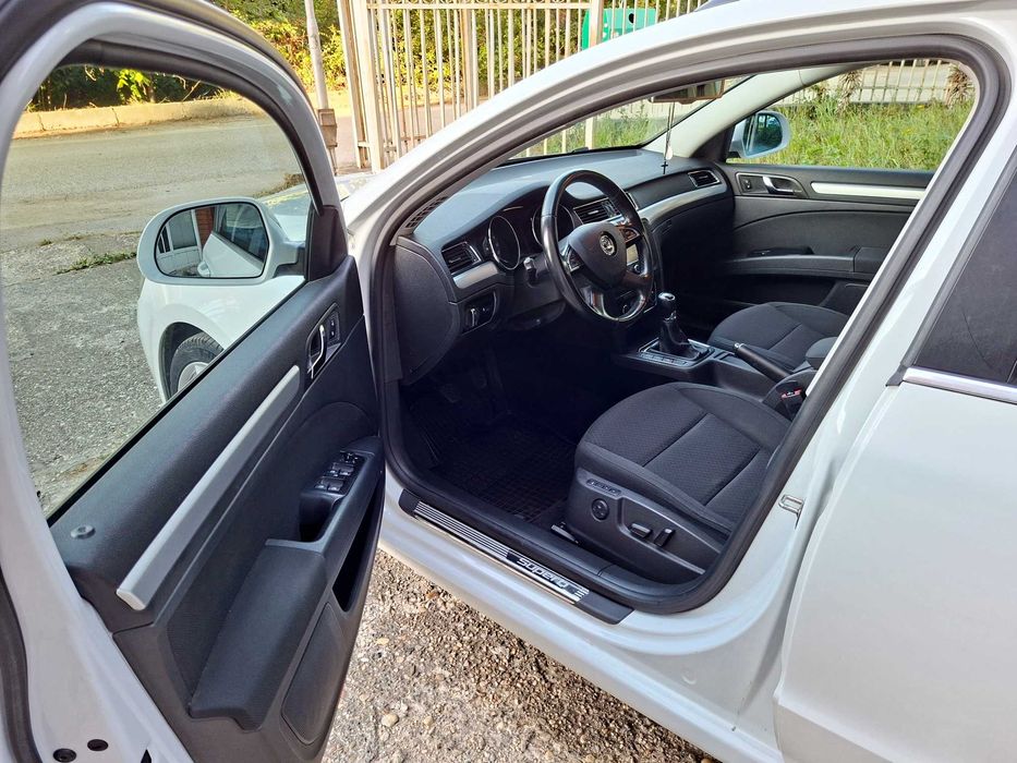 SKODA SUPERB 1.6TDI Обслужена, ЧИП, Сервизна история, Отлично състояние