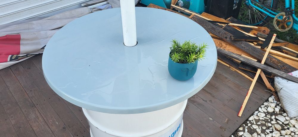 Маса от варел за заведение