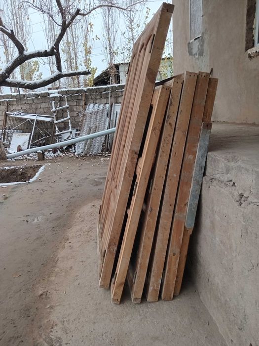 Eshik rom sotiladi donasi 250 minga kami bor