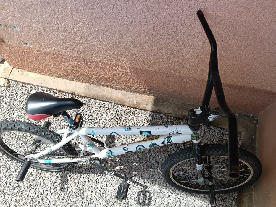 Vând bicicleta bmx