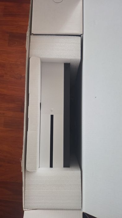 XBOX ONE 1 TB  + 1 controller