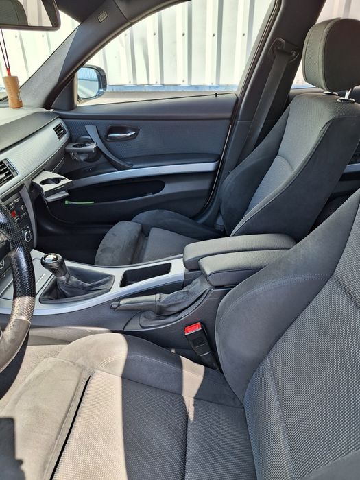 BMW 318 E91 бензин