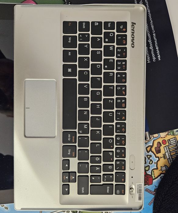 Lenovo     таблет с безжична клавиатура