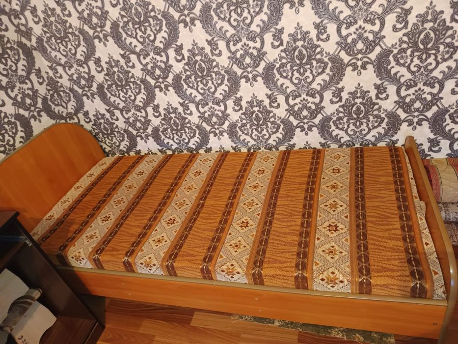 Продам кровать полуторка