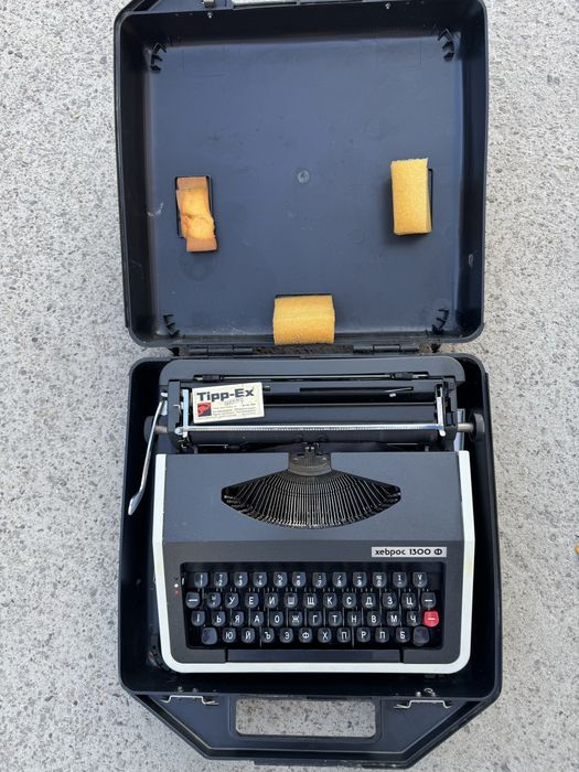 Пишеща машина Хеброс 1300 Ф