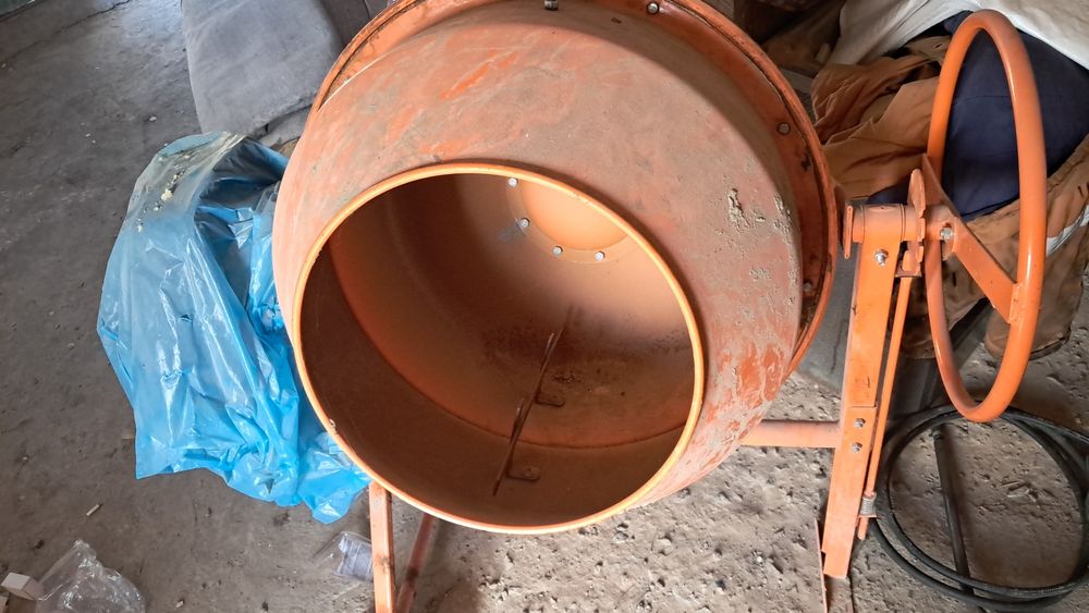 Продам бетономешалку