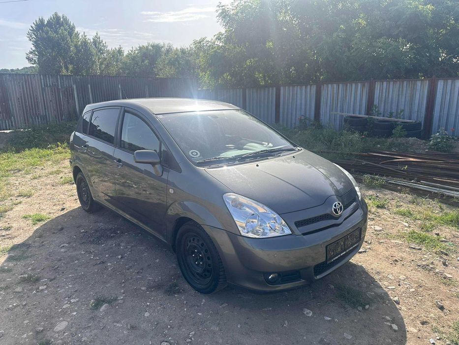 На Части Toyota Corolla Verso 2.2 D-4d 136к.с 2006г