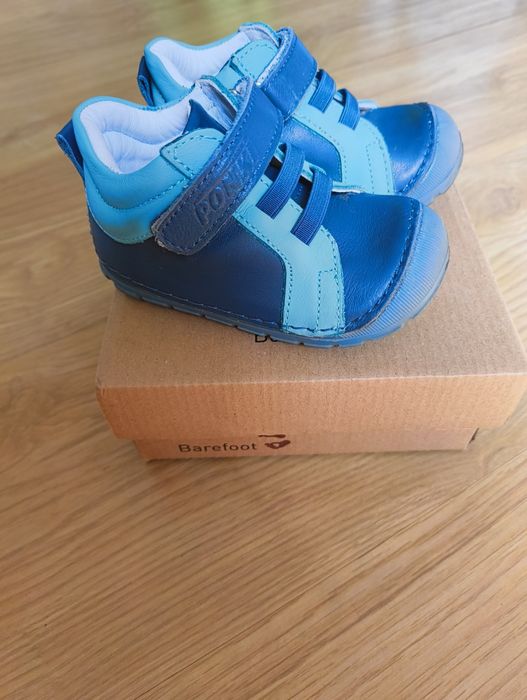 Продавам  детски кожени обувки Ponki