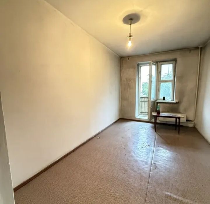 продам 3-х ком. 72кв. 3мкр. 2-этаж