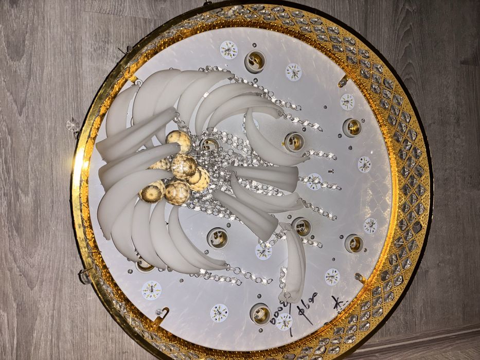 2 люстры, цоколь E27