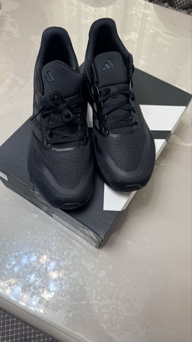 Кроссовки Adidas