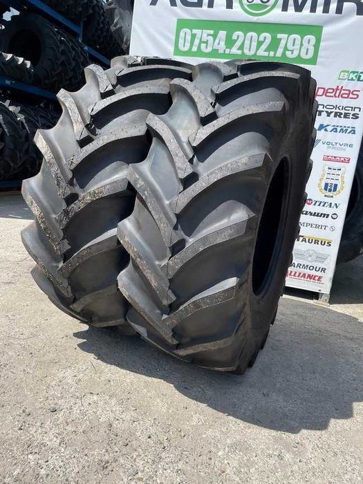Anvelope noi 23.1-30 cu 12 pliuri marca BKT pentru combina