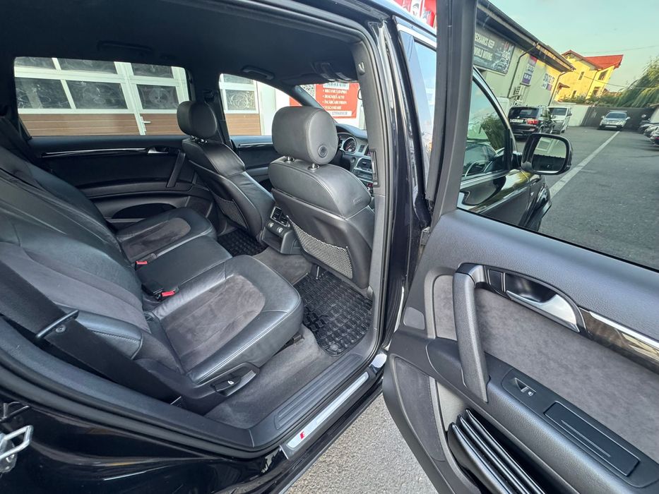 Vând Audi Q7 S-Line