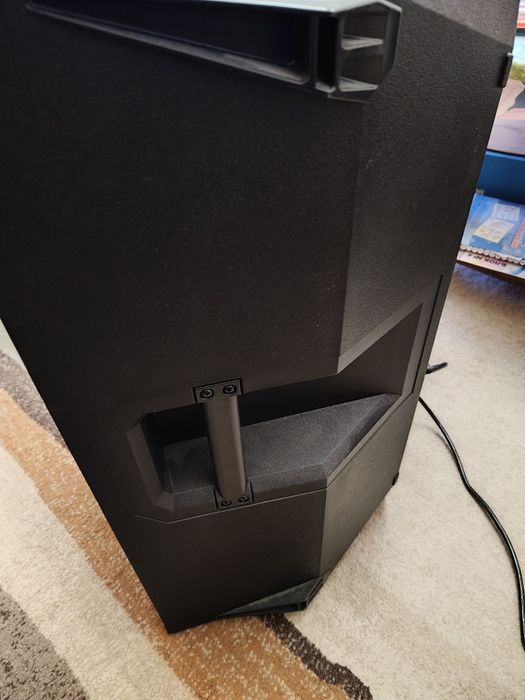 Активна тонколона Mackie