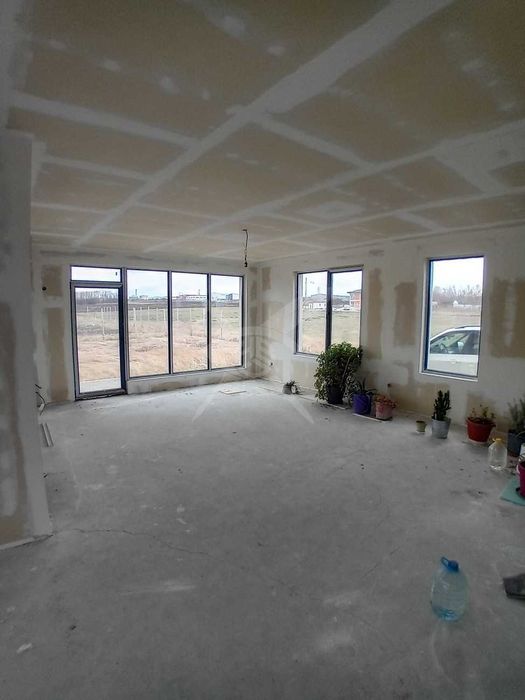 Продава се Къща в Божурище - 239 кв.м за 1396 €/кв.м - Снимка #2