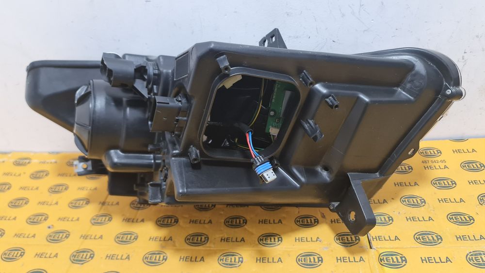 Far xenon stanga Ford Mustang 6 VI 20-9620B 209620