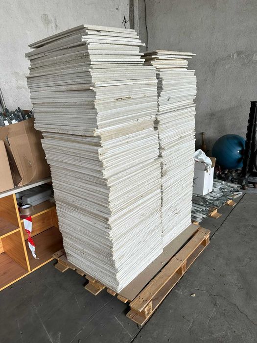 Окачен таван 400 кв.м., много запазен AMF система