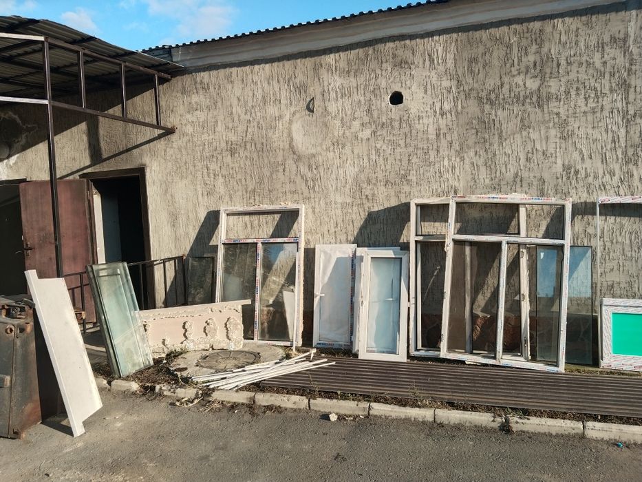 Потом пластиковые окна б/у