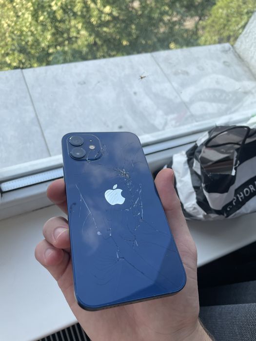 IPhone 12 simplu