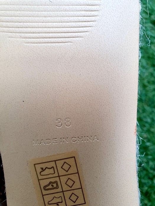 Нови Дамски сандали на висока подметка, 38 номер