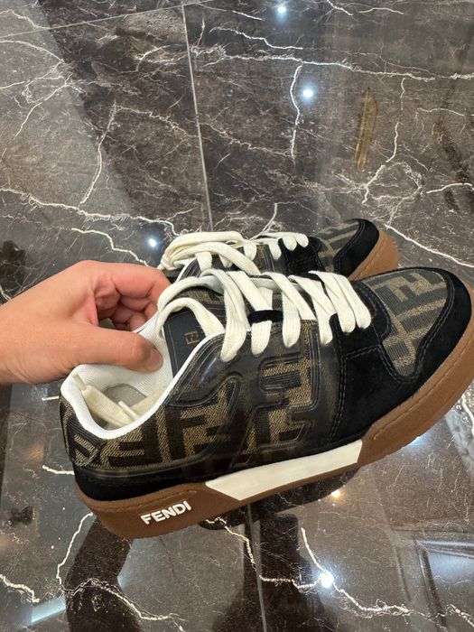 кроссовки от FENDI