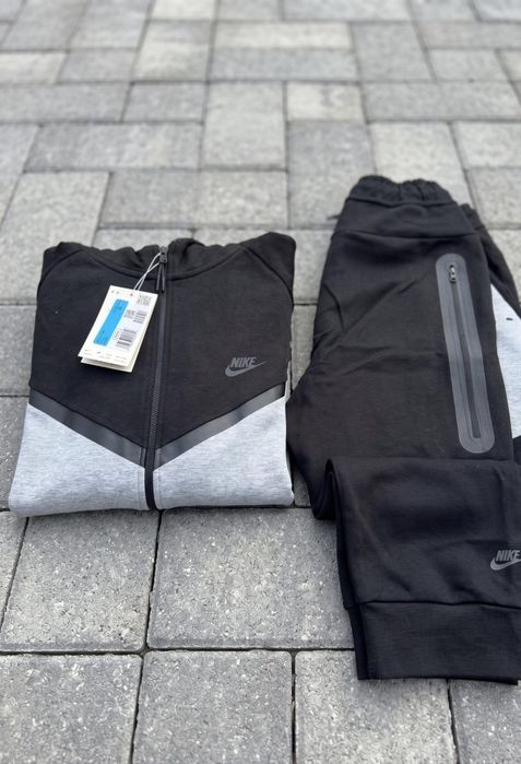 Trening Nike Tech Negru Gri - Set complet