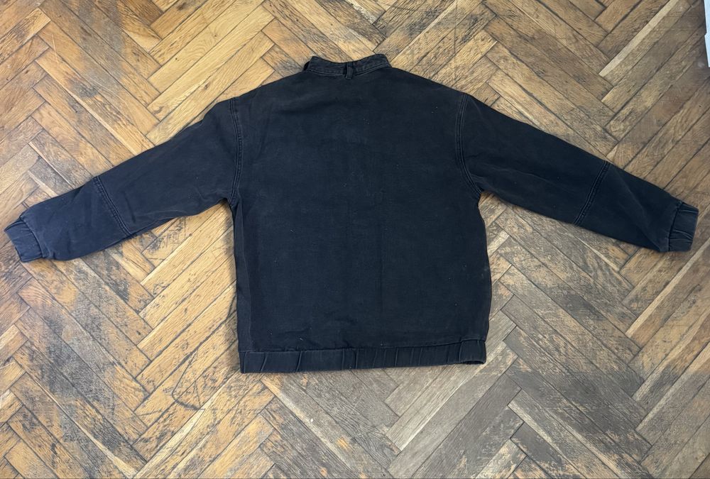 Продавам hoodie.